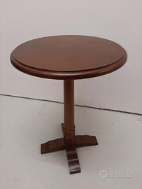 Tavolino rotondo in legno per arredamento