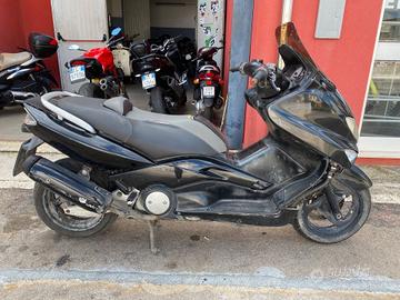 Yamaha T Max 2003 per ricambi !!