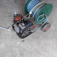 pompa irroratrice a motore con carrello