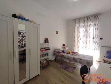 LE-6512 Da Settembre 4 camere per donne, Rudie
