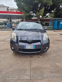 Toyota Yaris benzina PERFETTA
