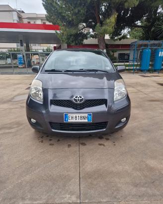 Toyota Yaris benzina PERFETTA