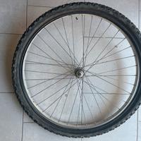 Cerchione bici 26 con 2 copertoni