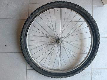 Cerchione bici 26 con 2 copertoni