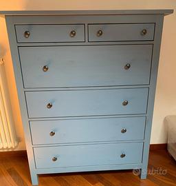 Cassettiera in legno color azzurro