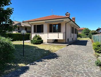 VILLA SINGOLA A SEREGNO