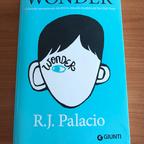 Libro di R. J. Palacio "Wonder" 