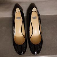 décolleté vernice nera Bata 