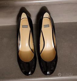 décolleté vernice nera Bata 