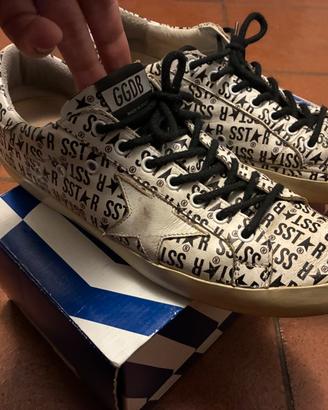 Golden Goose Super-Star logo all-over bianche nere