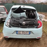 twingo elettrica incidentata