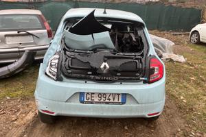 twingo elettrica incidentata