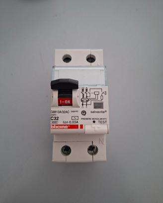 Differenziale magnetotermico 32 A BTICINO 