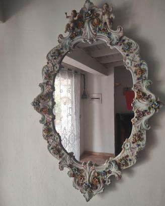 specchio in ceramica di Capodimonte