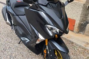 Tmax 530 DX ABS