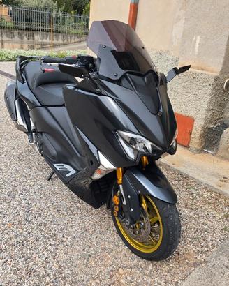 Tmax 530 DX ABS