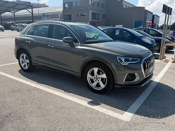 Audi Q3 35 TDI S-tronic Business Advanced – 150 CV