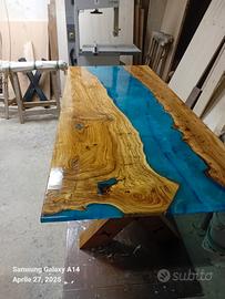 tavolo in resina e ulivo 