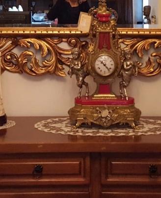 parigina con candelabri 