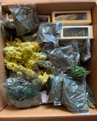 Alberi H0 + erba per plastico ferroviario