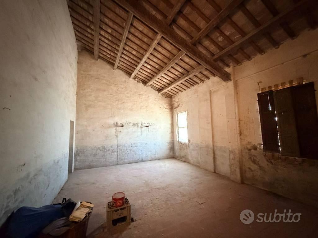 Villa di 550 m² con più di 5 locali e box auto a A - Vista 4