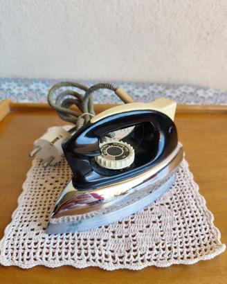 Mini ferro da stiro da viaggio