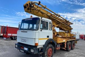 Iveco 330-26 pompa Cifa K1