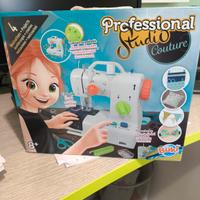 Macchina per cucire giocattolo funzionante 