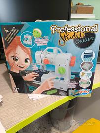 Macchina per cucire giocattolo funzionante 