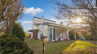 Villa a Castelletto sopra Ticino