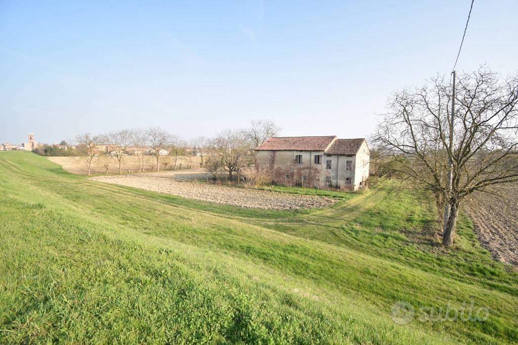 Rustico / Casale di 589 m² con più di 5 locali e b - Vista 4