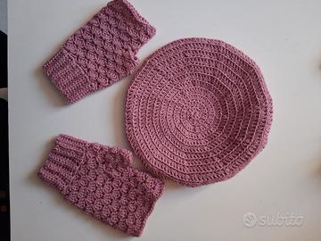 cappello basco con guanti abbinati fatti a mano 