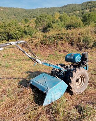 Motocoltivatore BCS con zappe e barra falciante
