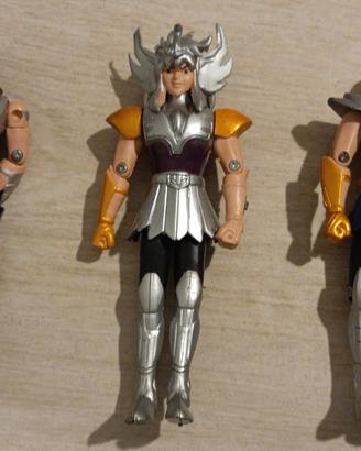 Tre action figures
cavalieri dello zodiaco bootleg