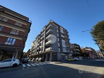 4 LOCALI A CUORGNÈ
