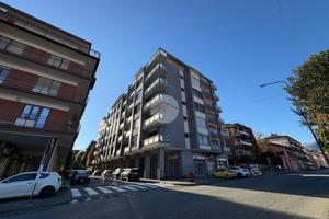 4 LOCALI A CUORGNÈ