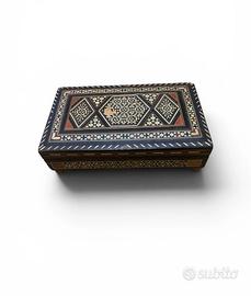 Portagioie vintage in legno con carrion
