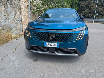 Peugeot 5008 Hybrid 136 Un anno di vita 19.990 km