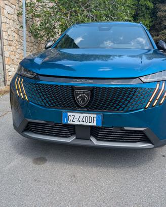 Peugeot 5008 Hybrid 136 Un anno di vita 19.990 km