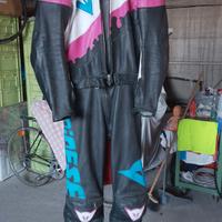 tuta dainese moto