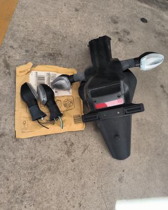 portatarga originale suzuki gsx s 750 + frecce