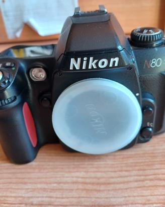 Nikon N80 (F80) + obiettivi