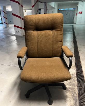 Poltrona con rotelle