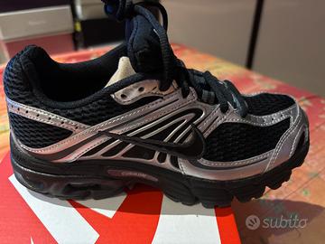 Nike air max moto 2k