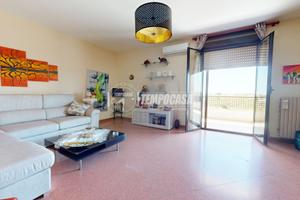 Ampio e luminoso trivani, con cantina e posto auto