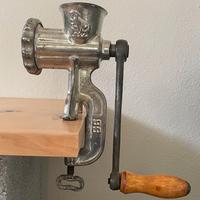 Tritacarne Vintage in metallo