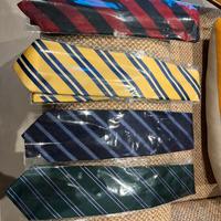 cravatte di vario tipo