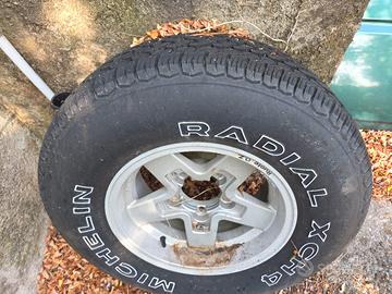 cerchio e gomma originale bertone odaihatsu