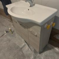 Lavabo con specchiera
