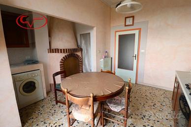Appartamento di 170 m² con più di 5 locali a Later